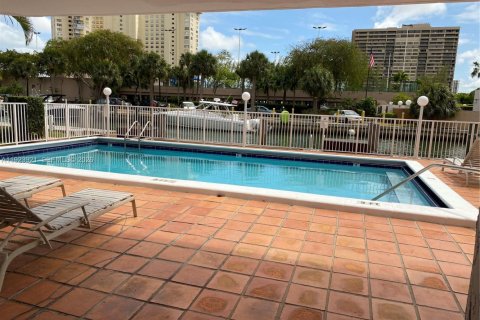 Condo in Miami, Florida  № 2055553 - photo 7