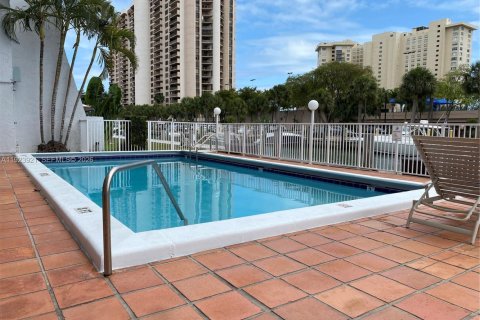 Condo in Miami, Florida  № 2055553 - photo 28