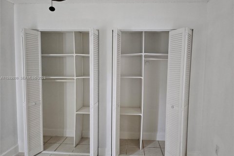 Condominio en alquiler en Miami, Florida, 2 dormitorios, 84.63 m2 № 1988557 - foto 10