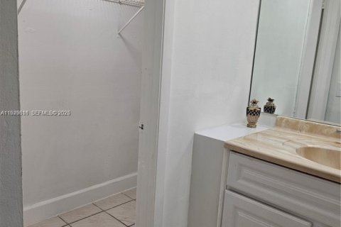 Condominio en alquiler en Miami, Florida, 2 dormitorios, 84.63 m2 № 1988557 - foto 7