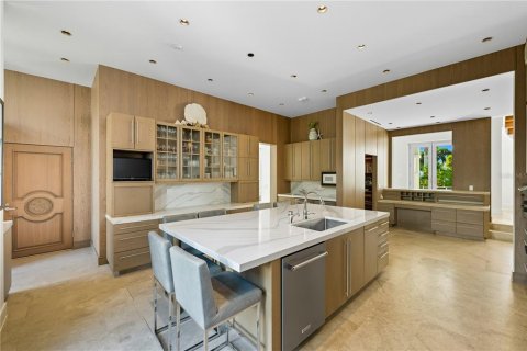 House in Sarasota, Florida 5 bedrooms, 1009.94 sq.m. № 2201801 - photo 4