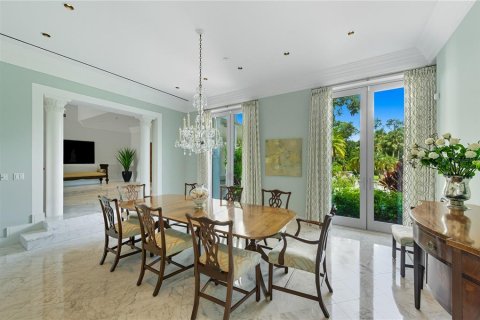 House in Sarasota, Florida 5 bedrooms, 1009.94 sq.m. № 2201801 - photo 6