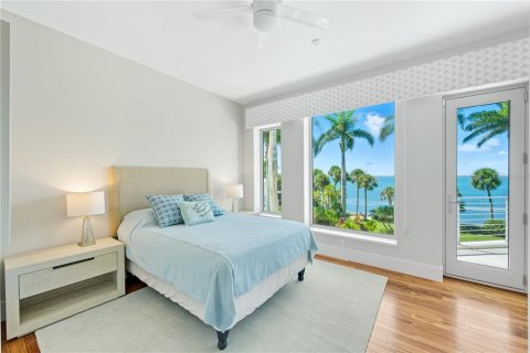 House in Sarasota, Florida 5 bedrooms, 1009.94 sq.m. № 2201801 - photo 15