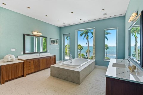 House in Sarasota, Florida 5 bedrooms, 1009.94 sq.m. № 2201801 - photo 21