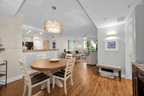 Condo in Fort Lauderdale, Florida, 2 bedrooms  № 2081686 - photo 4