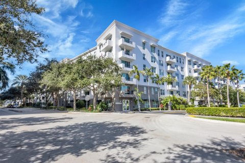 Condo in Fort Lauderdale, Florida, 2 bedrooms  № 2081686 - photo 2