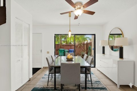 Condo in Miami, Florida, 2 bedrooms  № 1957313 - photo 17