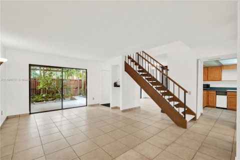 Condo in Miami, Florida, 2 bedrooms  № 1957313 - photo 3