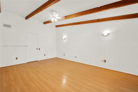 Condo in Miami, Florida, 2 bedrooms  № 1957313 - photo 30