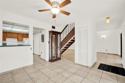 Condo in Miami, Florida, 2 bedrooms  № 1957313 - photo 14