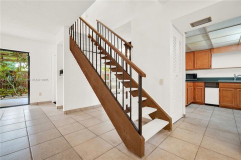 Condo in Miami, Florida, 2 bedrooms  № 1957313 - photo 24