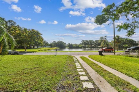 Casa en venta en Saint Petersburg, Florida, 2 dormitorios, 66.89 m2 № 1854361 - foto 8