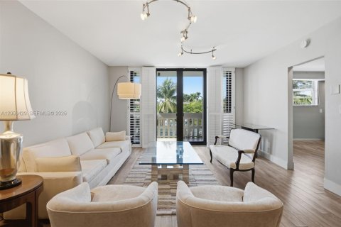 Condominio en venta en Coral Gables, Florida, 2 dormitorios, 121.7 m2 № 2168085 - foto 3