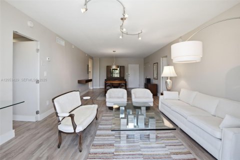 Condominio en venta en Coral Gables, Florida, 2 dormitorios, 121.7 m2 № 2168085 - foto 2