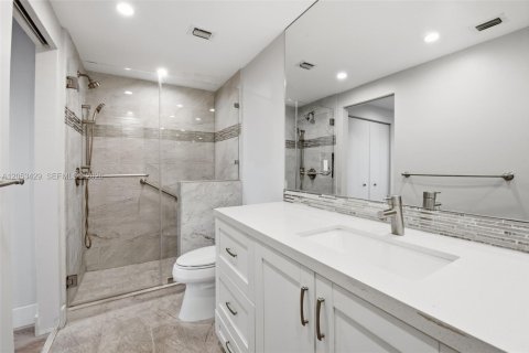 Condominio en venta en Coral Gables, Florida, 2 dormitorios, 121.7 m2 № 2168085 - foto 9