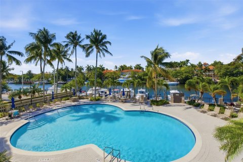 Condominio en venta en Coral Gables, Florida, 2 dormitorios, 121.7 m2 № 2168085 - foto 17