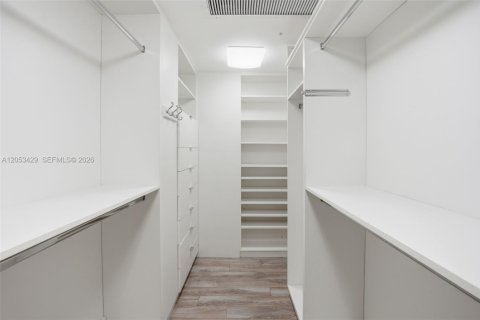 Condominio en venta en Coral Gables, Florida, 2 dormitorios, 121.7 m2 № 2168085 - foto 10