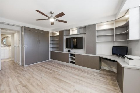 Condominio en venta en Coral Gables, Florida, 2 dormitorios, 121.7 m2 № 2168085 - foto 12