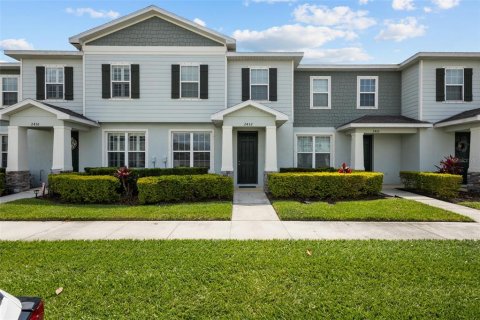 Touwnhouse à vendre à Odessa, Floride: 3 chambres, 161.65 m2 № 1677211 - photo 1