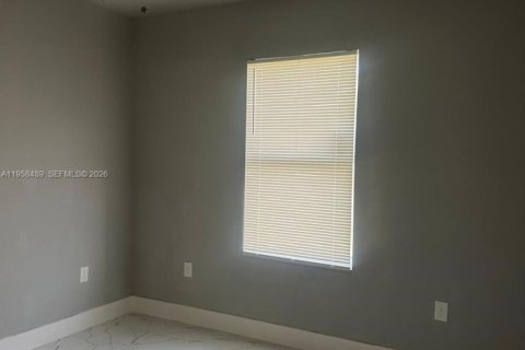 House in Lehigh Acres, Florida 4 bedrooms № 2020786 - photo 16