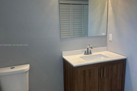 House in Lehigh Acres, Florida 4 bedrooms № 2020786 - photo 17