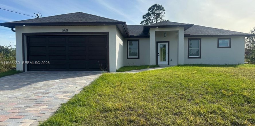 House in Lehigh Acres, Florida 4 bedrooms № 2020786