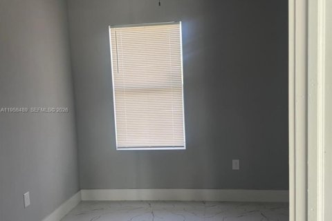 House in Lehigh Acres, Florida 4 bedrooms № 2020786 - photo 15