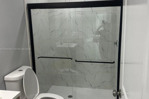 House in Lehigh Acres, Florida 4 bedrooms № 2020786 - photo 14