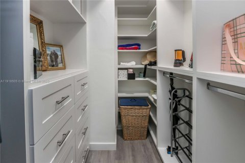 Condominio en venta en Hallandale Beach, Florida, 2 dormitorios, 92.9 m2 № 1973226 - foto 18