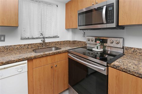 Condominio en venta en Hallandale Beach, Florida, 2 dormitorios, 92.9 m2 № 1973226 - foto 12