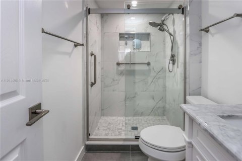 Condominio en venta en Hallandale Beach, Florida, 2 dormitorios, 92.9 m2 № 1973226 - foto 20