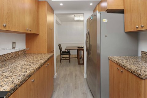 Condominio en venta en Hallandale Beach, Florida, 2 dormitorios, 92.9 m2 № 1973226 - foto 13