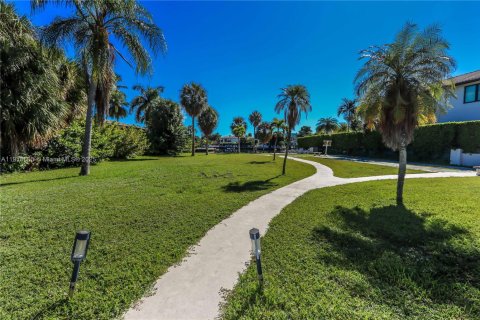 Condominio en venta en Hallandale Beach, Florida, 2 dormitorios, 92.9 m2 № 1973226 - foto 24