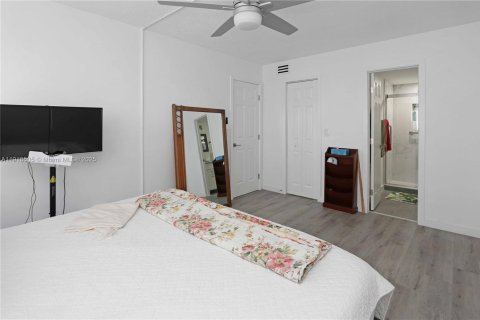 Condominio en venta en Hallandale Beach, Florida, 2 dormitorios, 92.9 m2 № 1973226 - foto 16