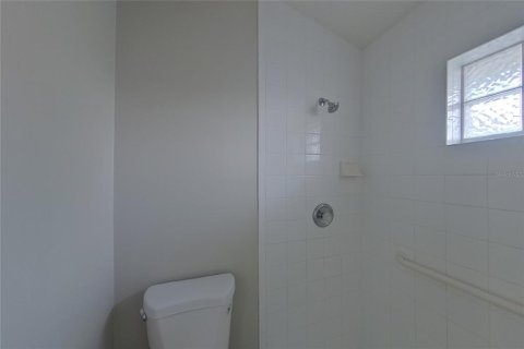 Villa ou maison à louer à Clermont, Floride: 3 chambres, 120.12 m2 № 2121130 - photo 9