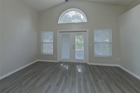 Villa ou maison à louer à Clermont, Floride: 3 chambres, 120.12 m2 № 2121130 - photo 2