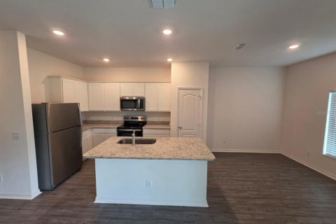 Villa ou maison à louer à Kissimmee, Floride: 4 chambres, 149.94 m2 № 2148790 - photo 3