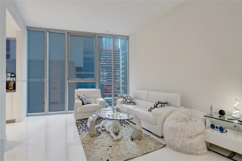 Condominio en venta en Miami, Florida, 57.41 m2 № 1941398 - foto 2