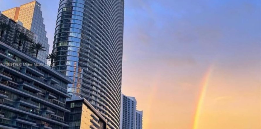 Estudio en el Condominio en Miami, Florida № 1941398