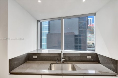 Condominio en venta en Miami, Florida, 57.41 m2 № 1941398 - foto 13
