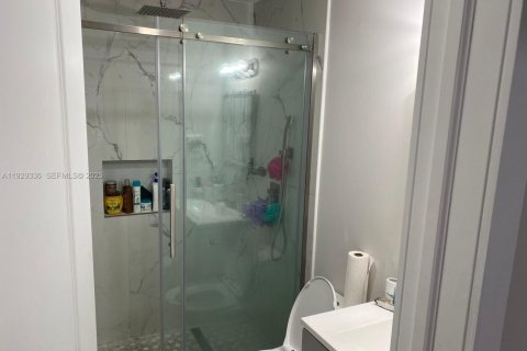 Снять в аренду виллу или дом в Хайалиа, Флорида 3 спальни, 220.64м2, № 1988749 - фото 3