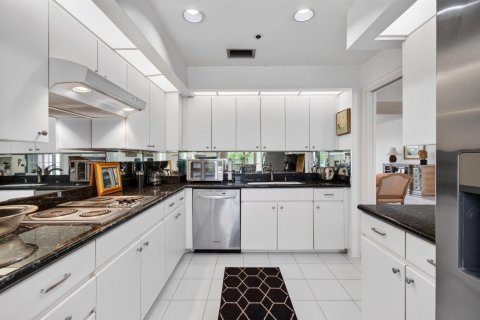 Copropriété à vendre à Boca Raton, Floride: 2 chambres, 234.95 m2 № 2244582 - photo 8