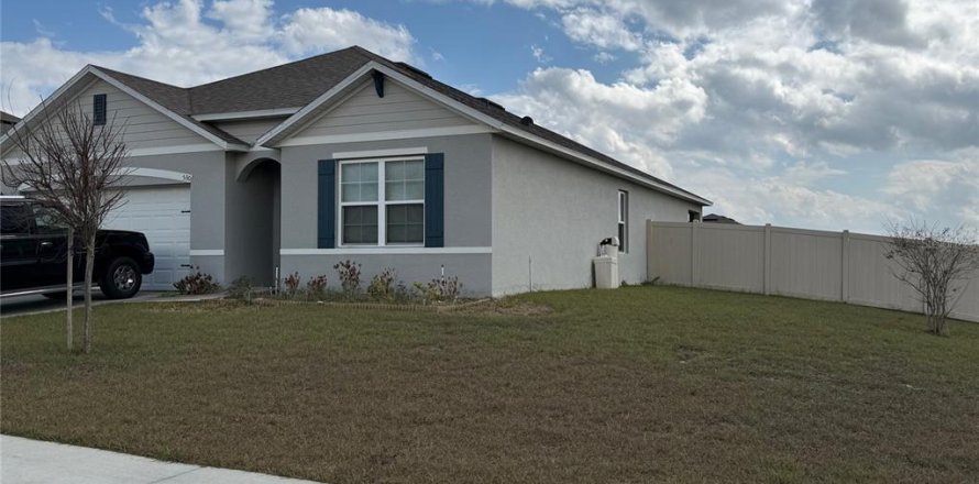 Villa ou maison à Auburndale, Floride 4 chambres, 171.96 m2 № 2425481