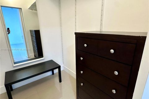 Villa ou maison à louer à Miami, Floride: 4 chambres, 137.77 m2 № 1975825 - photo 8