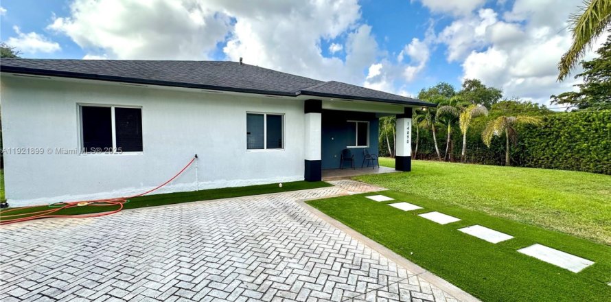 Villa ou maison à Miami, Floride 4 chambres, 137.77 m2 № 1975825