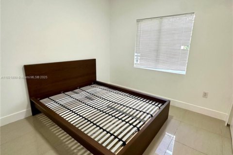 Villa ou maison à louer à Miami, Floride: 4 chambres, 137.77 m2 № 1975825 - photo 7