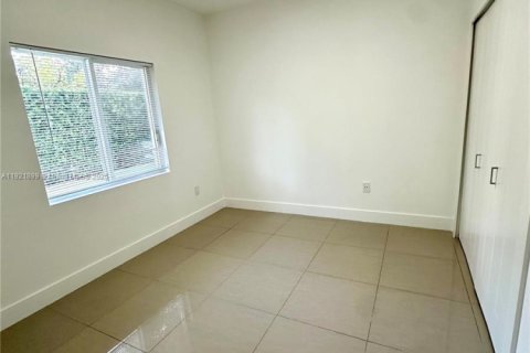 Villa ou maison à louer à Miami, Floride: 4 chambres, 137.77 m2 № 1975825 - photo 10