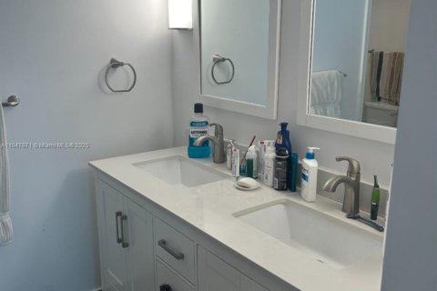 Townhouse in Jupiter, Florida 3 bedrooms, 176.24 sq.m. № 1811162 - photo 15