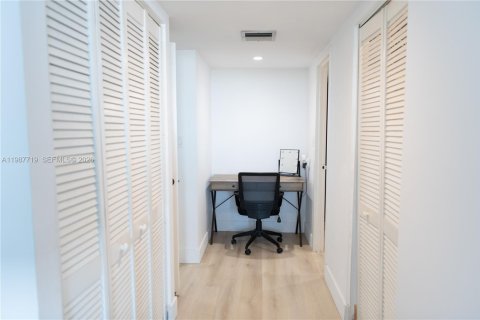 Copropriété à louer à North Miami, Floride: 2 chambres, 101.82 m2 № 2048967 - photo 20