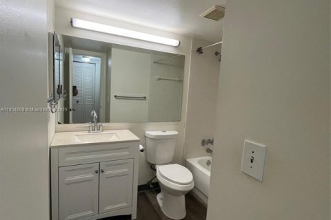 Condo in Greenacres, Florida, 2 bedrooms  № 1727868 - photo 13